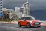 Mini Cooper 5-Door 2018 года (ZA)